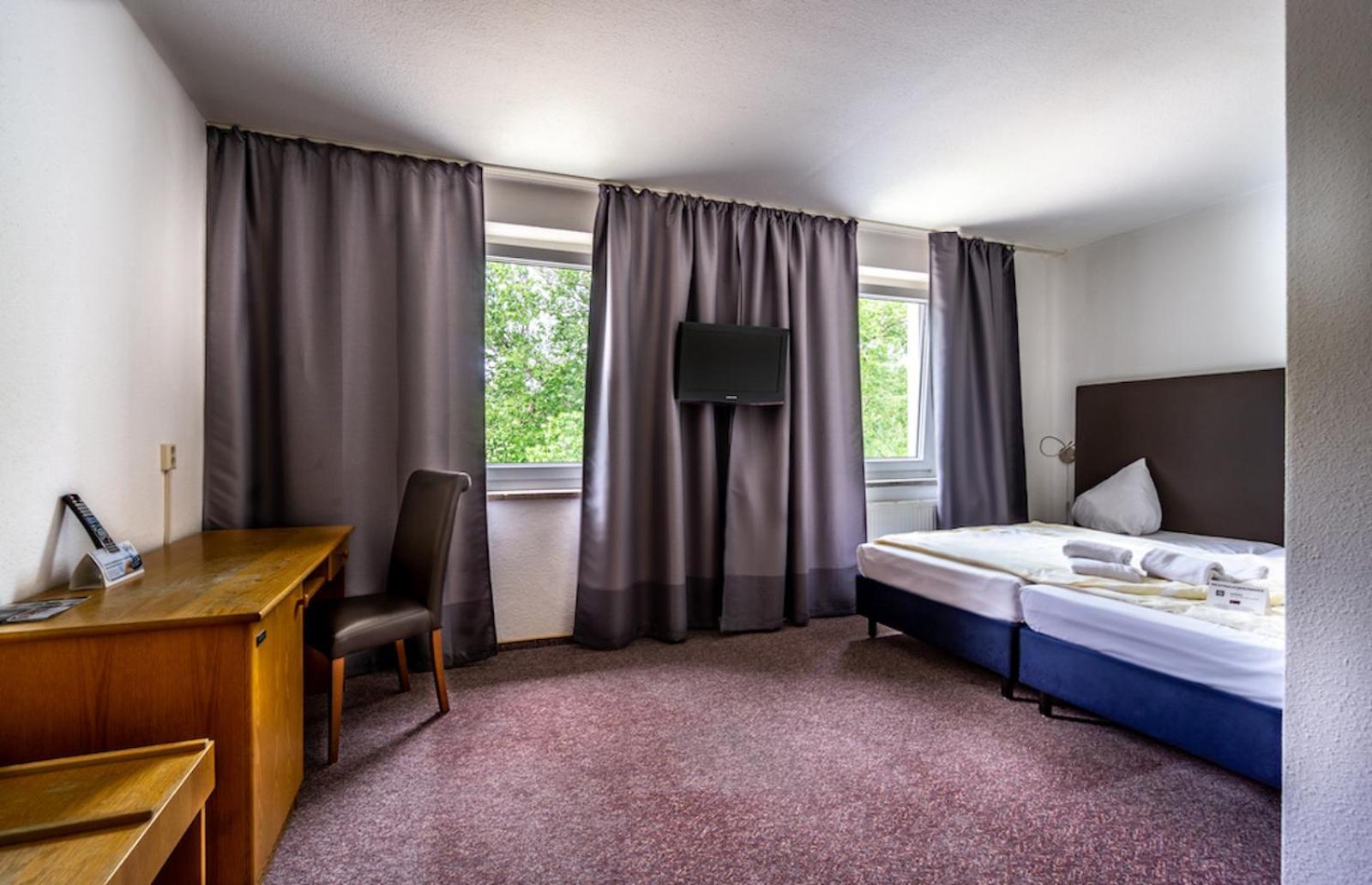 Sl'Otel Budget Bernburg Zewnętrze zdjęcie