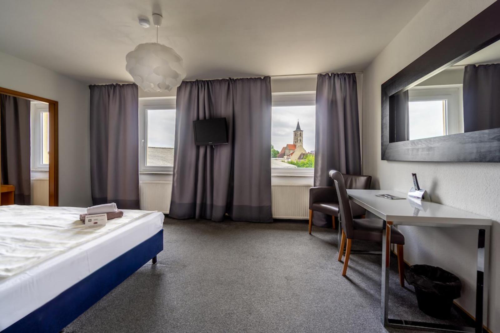 Sl'Otel Budget Bernburg Zewnętrze zdjęcie