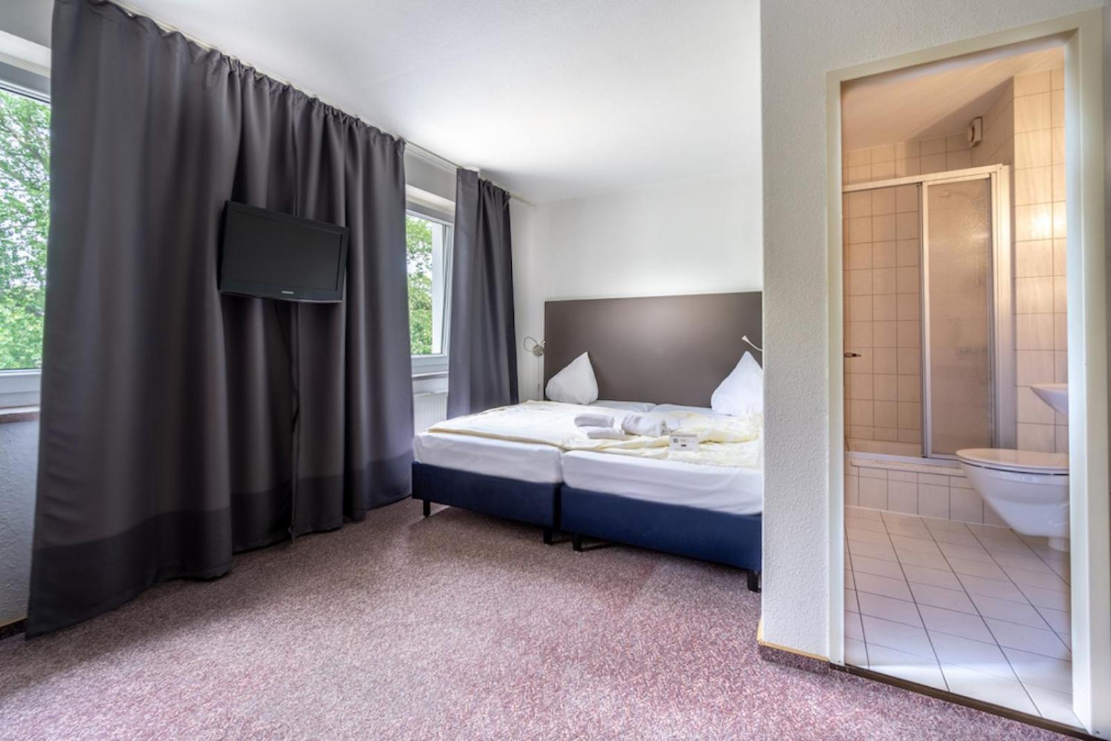 Sl'Otel Budget Bernburg Zewnętrze zdjęcie