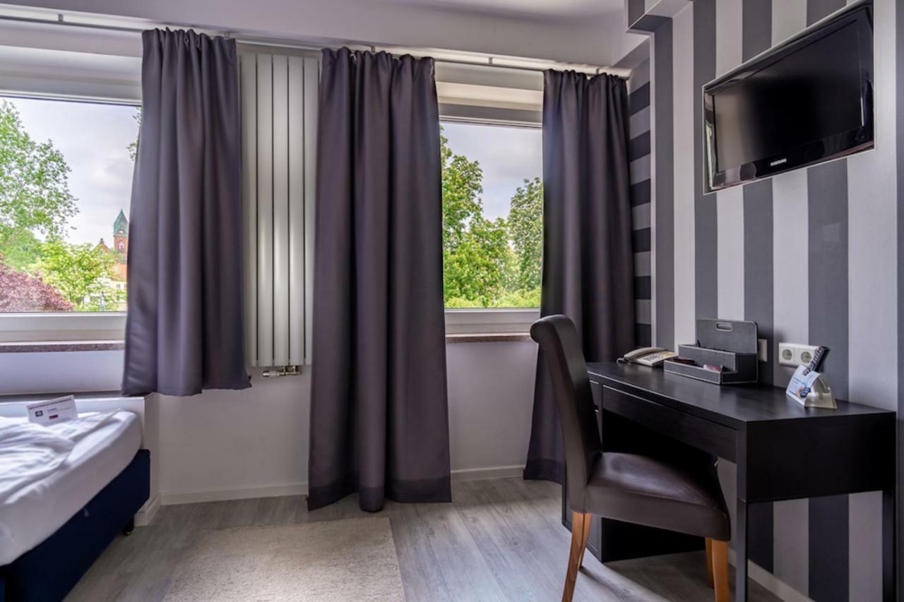 Sl'Otel Budget Bernburg Zewnętrze zdjęcie